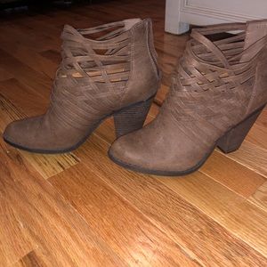 Brown women’s bootie size 8.5